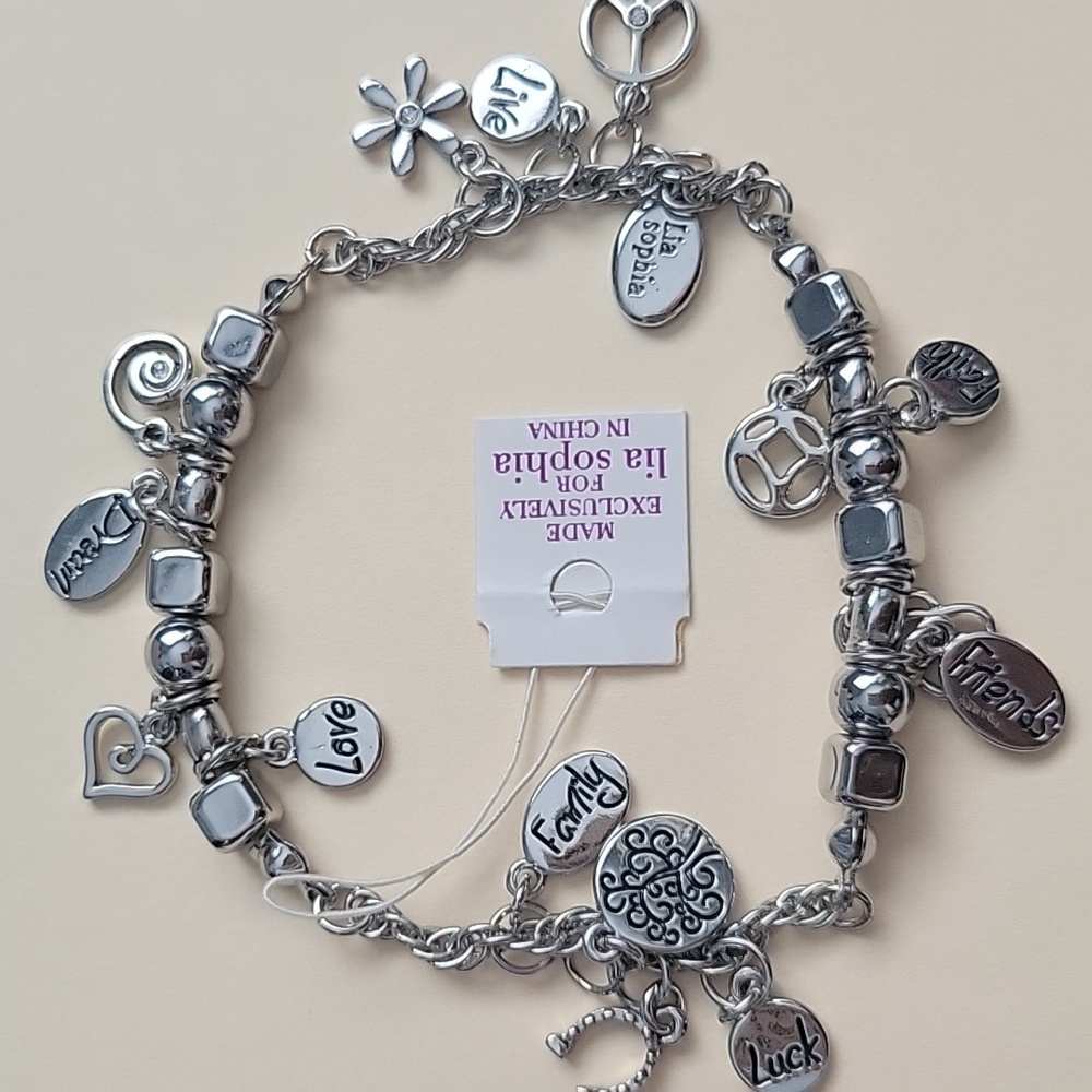 NWT Lia Sophia "Lovely Days" Stretch Bracelet